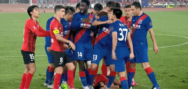  慕尼黑德比战火药味十足险冲突  