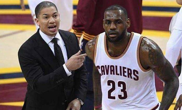  泰伦卢续约五年执教快船至2028  