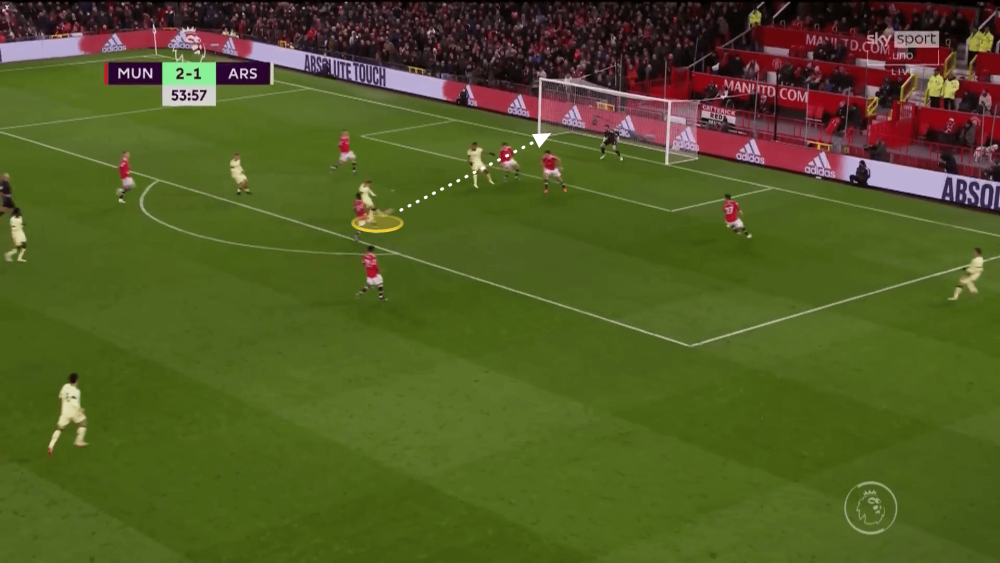  哈曼批多特战术单一，建议加强边路进攻效率  