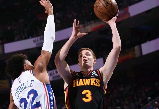  特雷杨助攻创新高盘活全队，老鹰轻取活塞延续强势